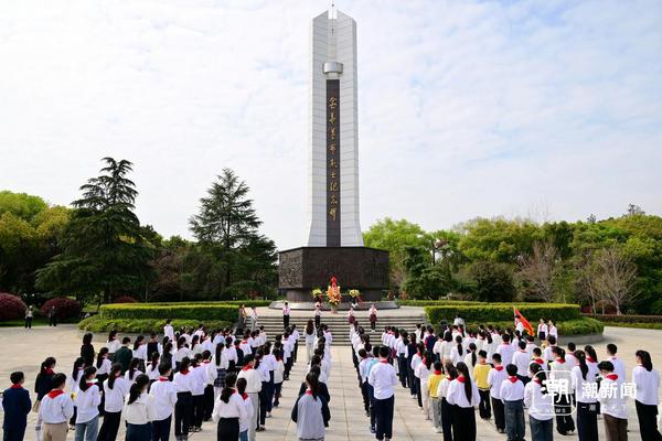 清明寄哀思 浙江各地开展清明祭扫
